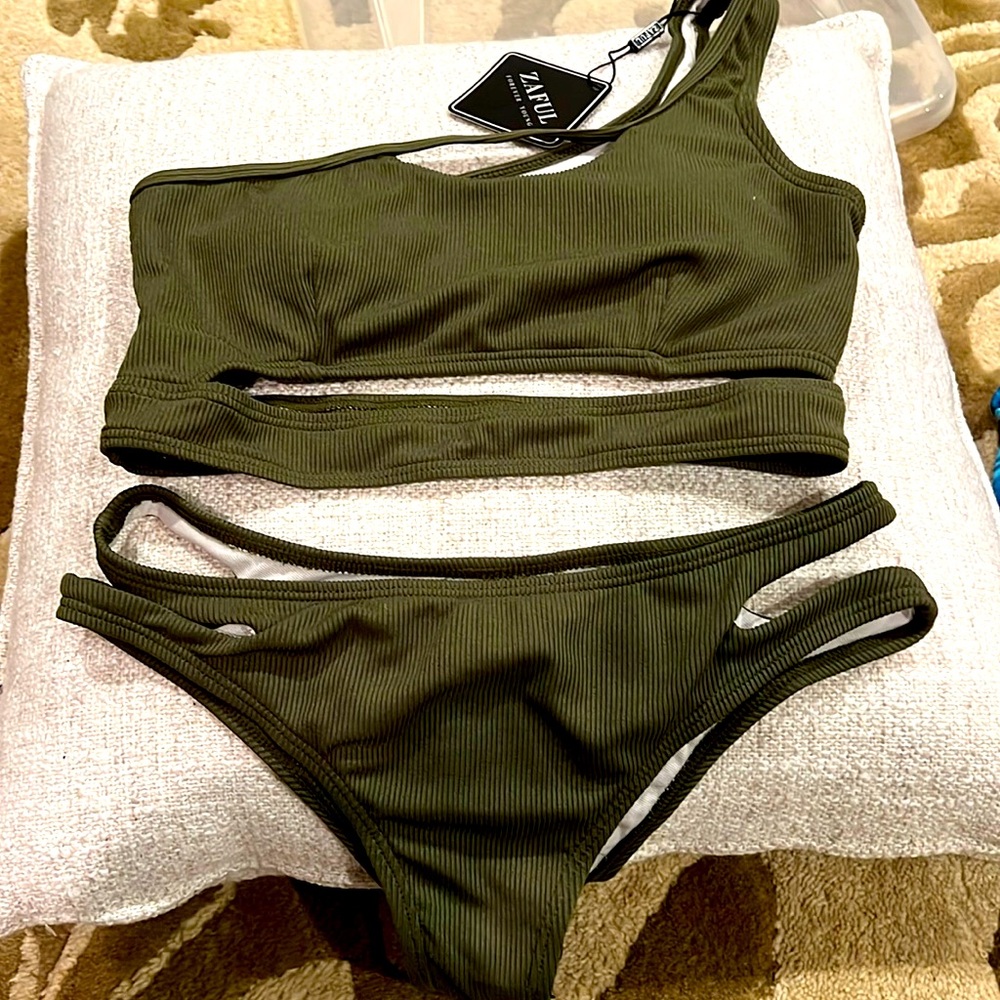 NWT Zaful 2 piece bathing suit